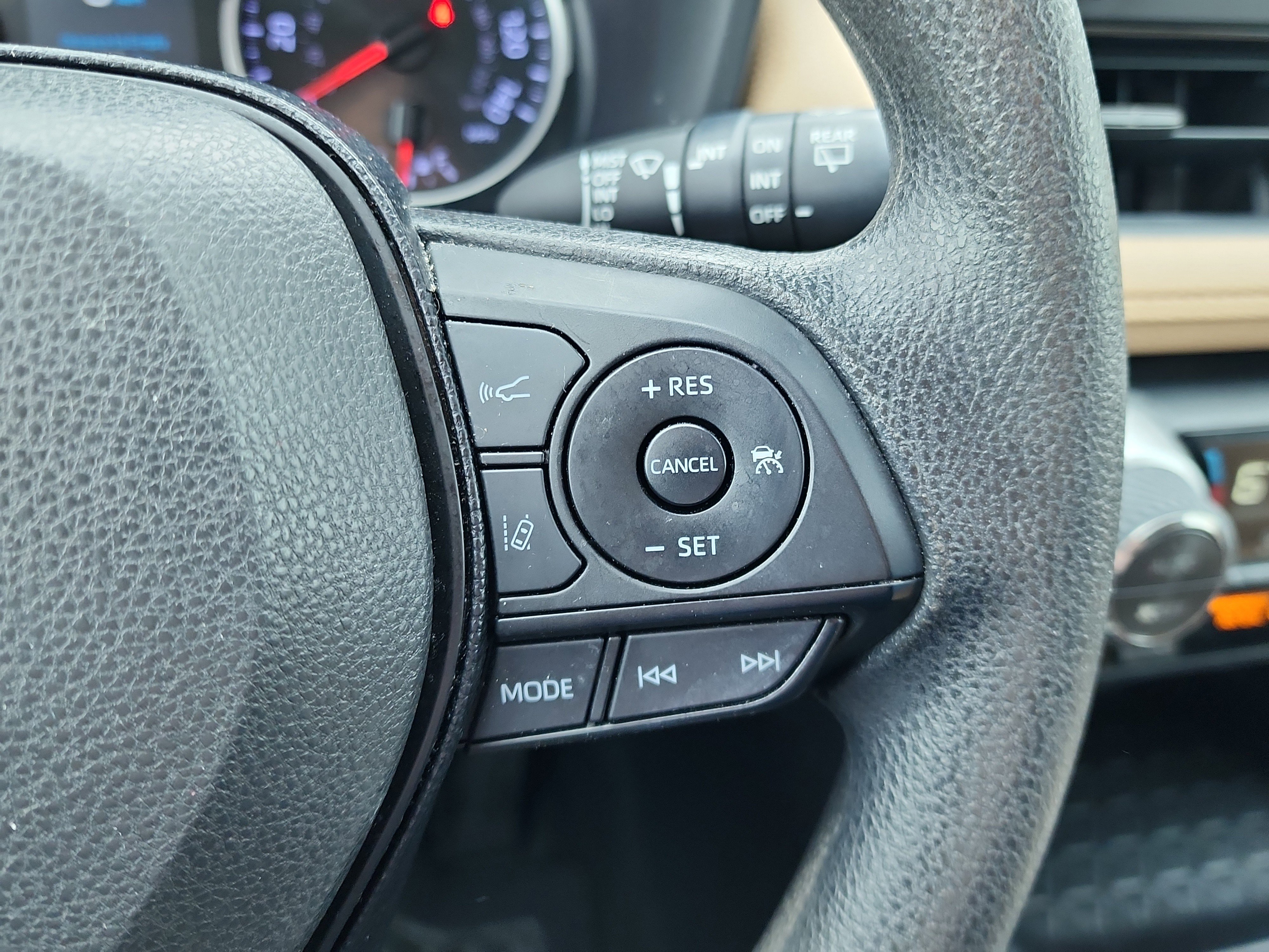 Used 2019 Toyota RAV4 XLE image 20