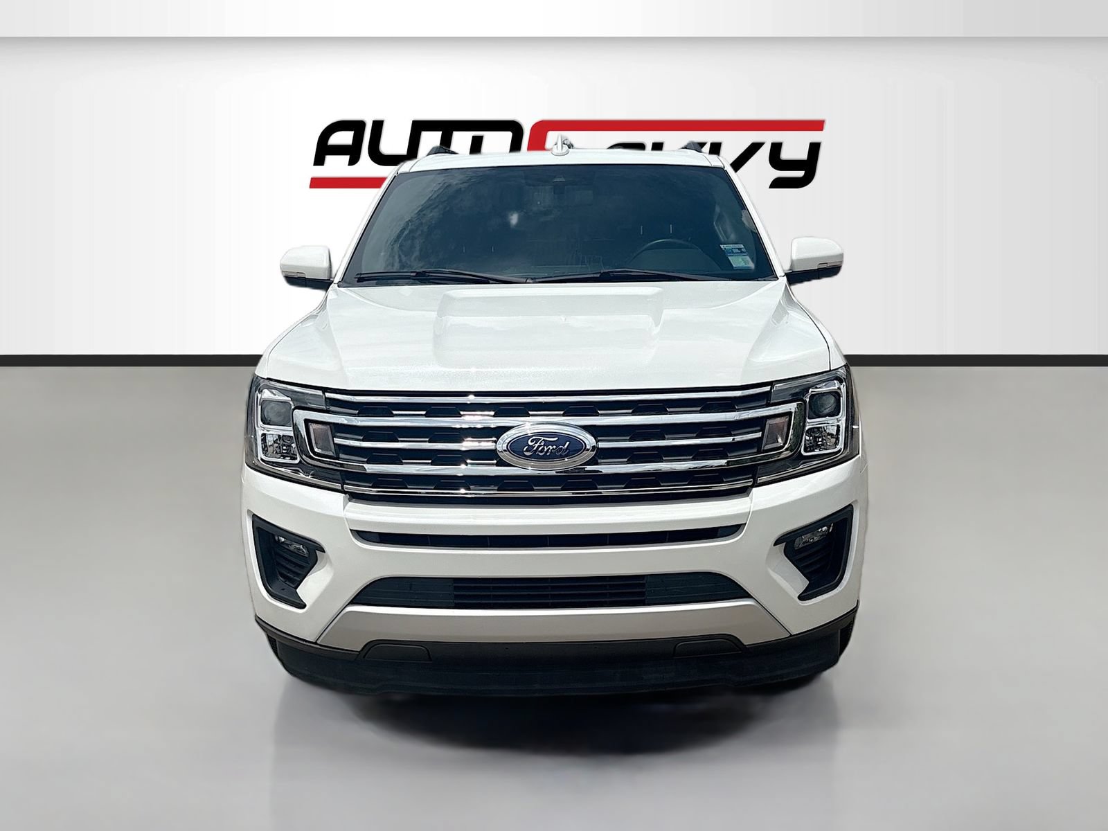 Used 2021 Ford Expedition XLT RWD image 2