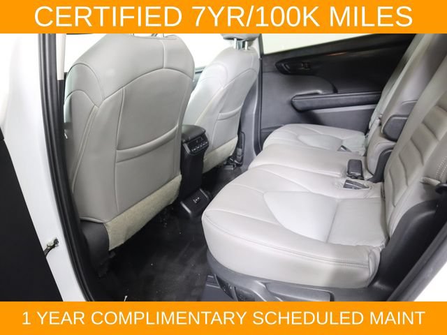 Used 2023 Toyota Highlander LE AWD/4WD image 16