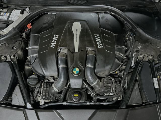Used 2016 BMW 750i xDrive image 32