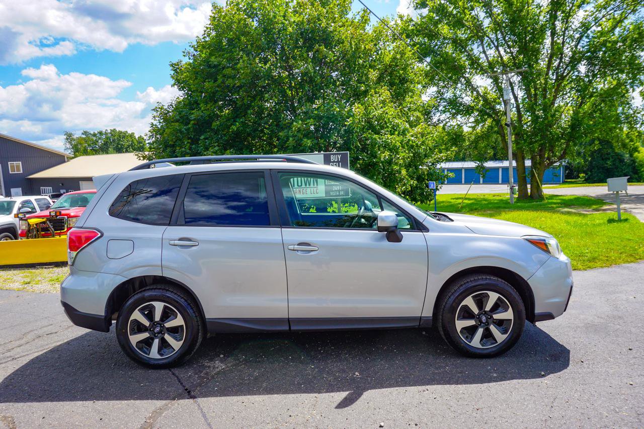 Used 2017 Subaru Forester 2.5i Premium w/ All-Weather Package AWD/4WD image 2