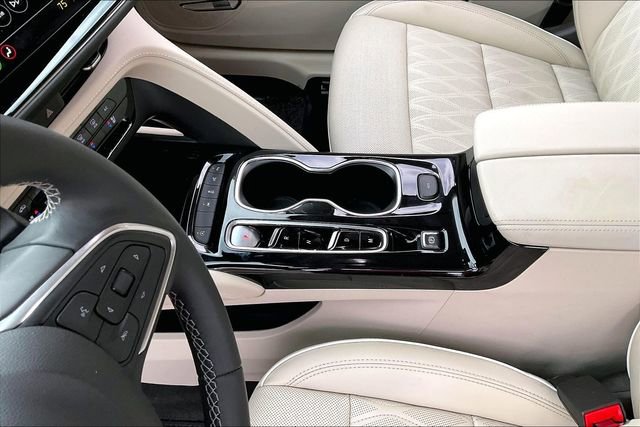 Used 2023 Buick Envision Avenir image 13