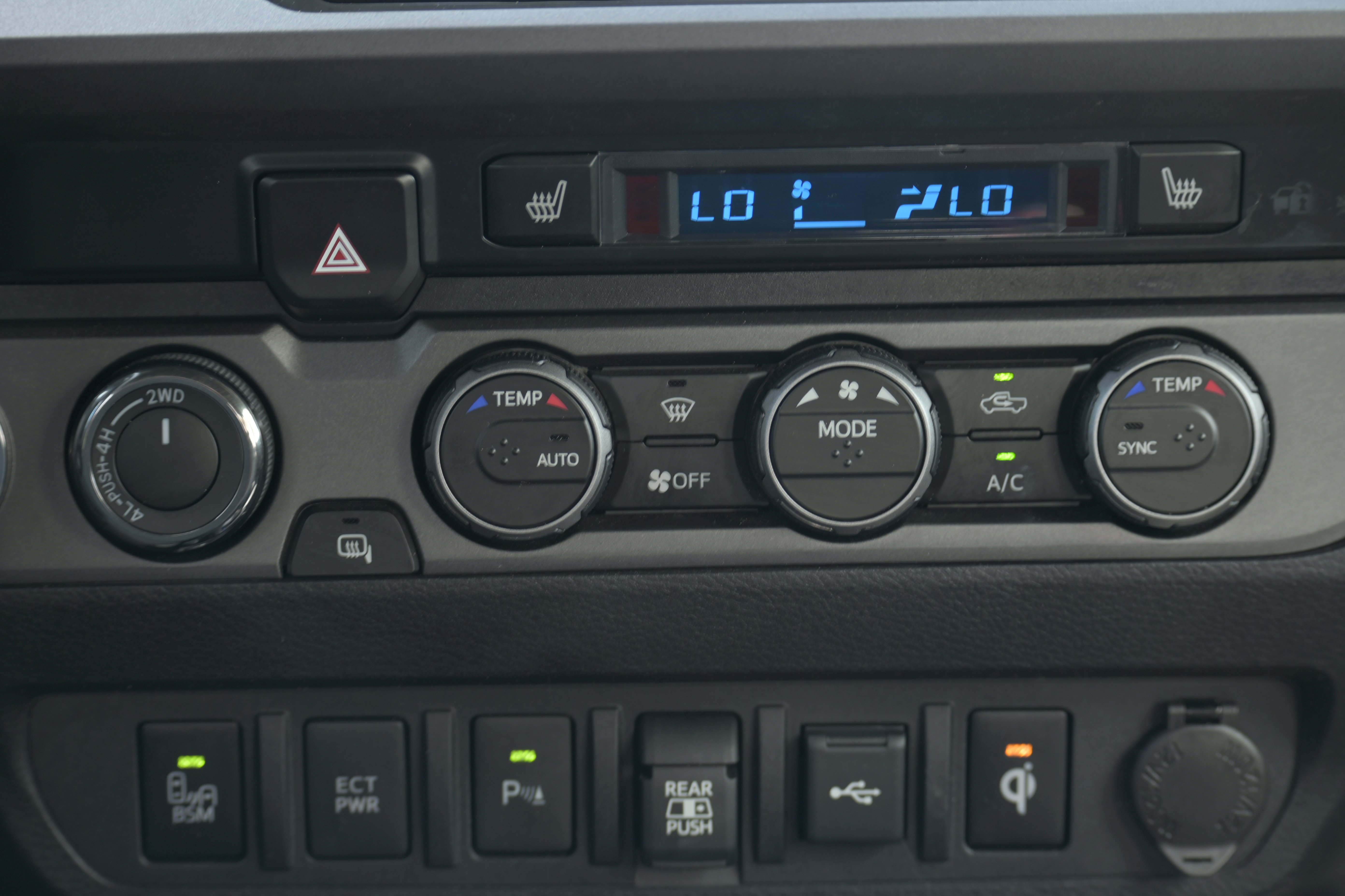 Used 2023 Toyota Tacoma TRD Off-Road w/ TRD Premium Off Road Package image 15