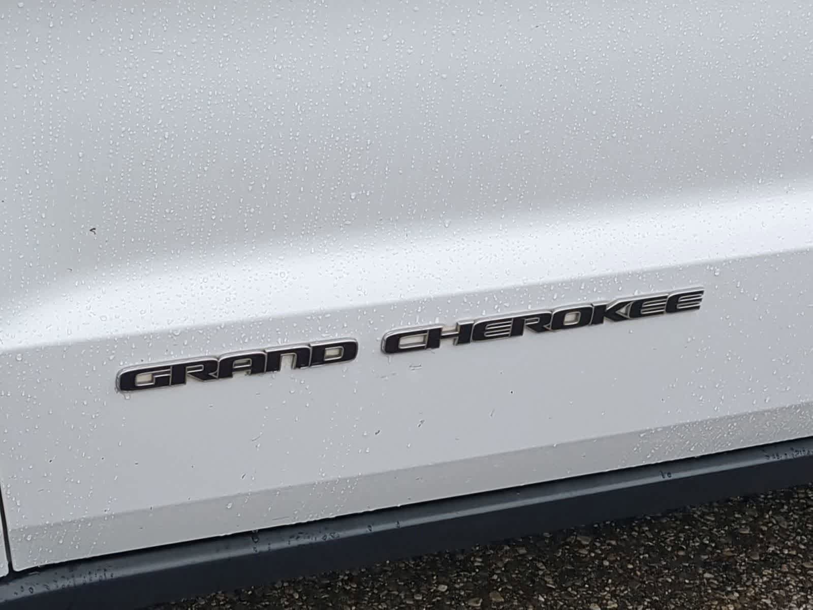 Certified 2019 Jeep Grand Cherokee Laredo AWD/4WD image 13