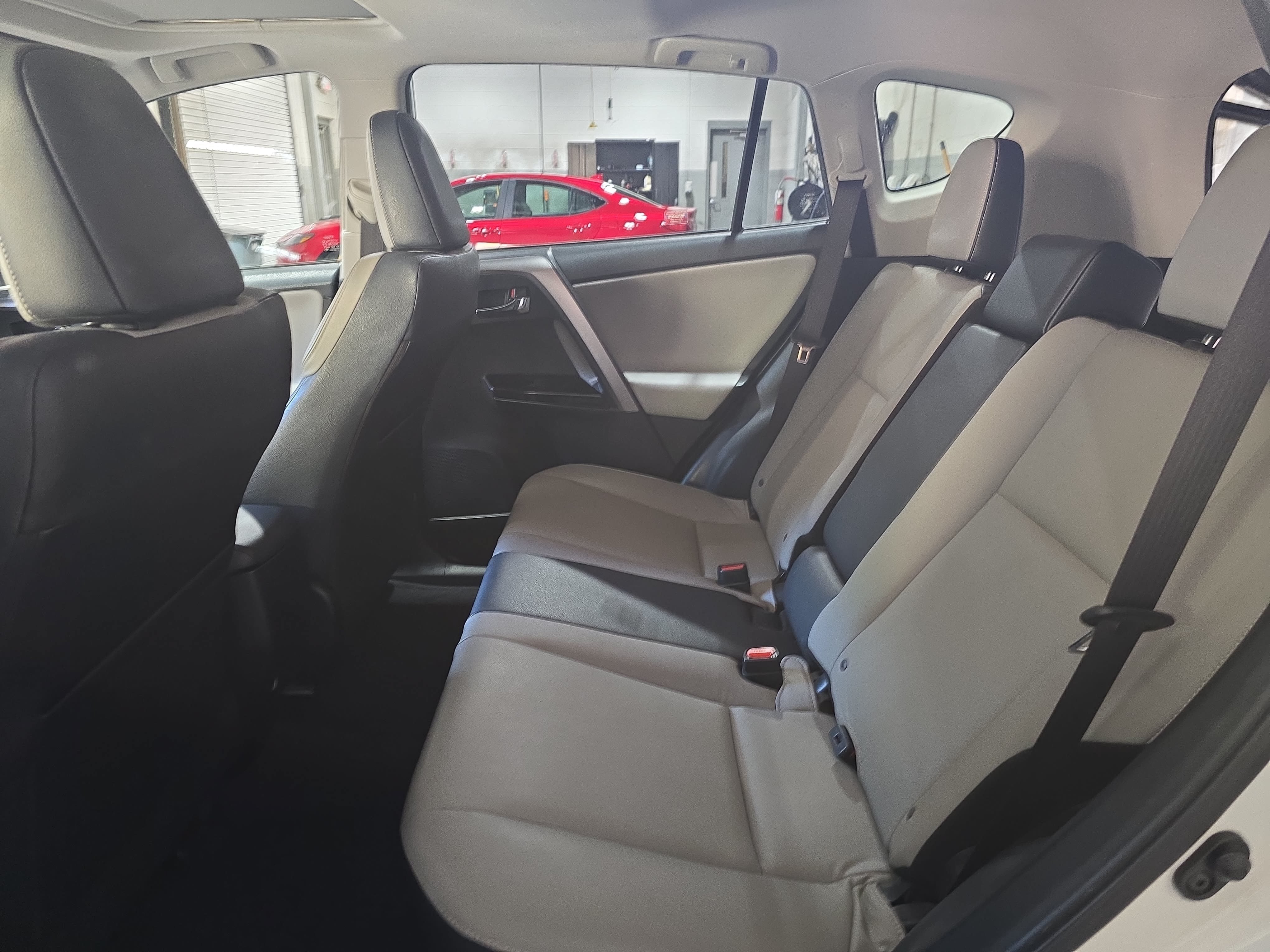 Used 2016 Toyota RAV4 Limited FWD image 13