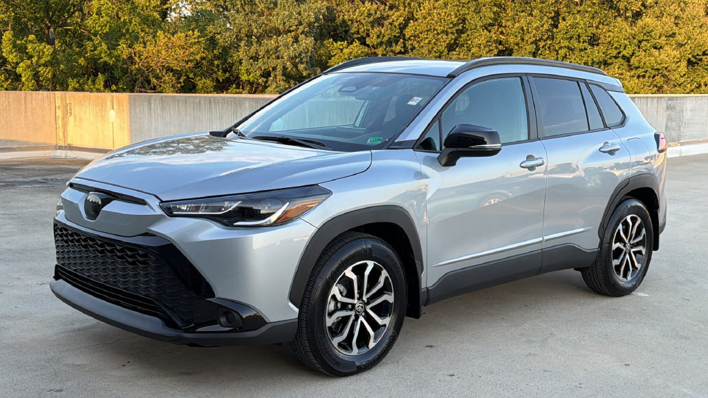 Used 2025 Toyota Corolla Cross AWD Hybrid image 2