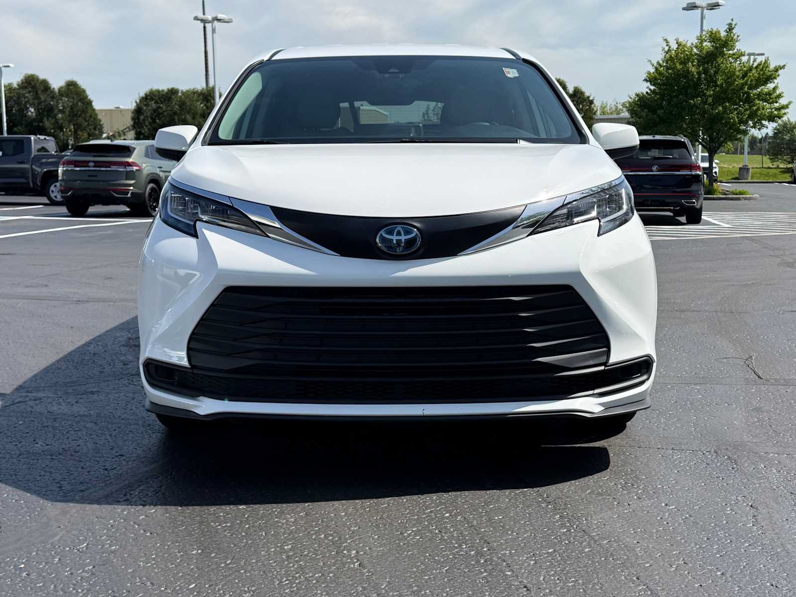 Certified 2022 Toyota Sienna LE FWD image 2