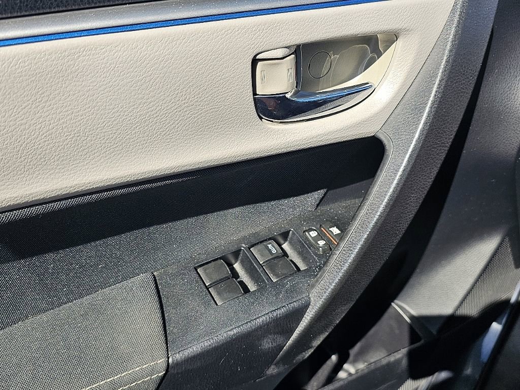 Used 2014 Toyota Corolla LE FWD image 25