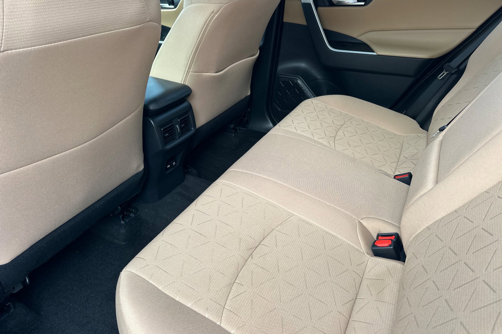 Certified 2021 Toyota RAV4 XLE w/ Convenience Package AWD/4WD image 12