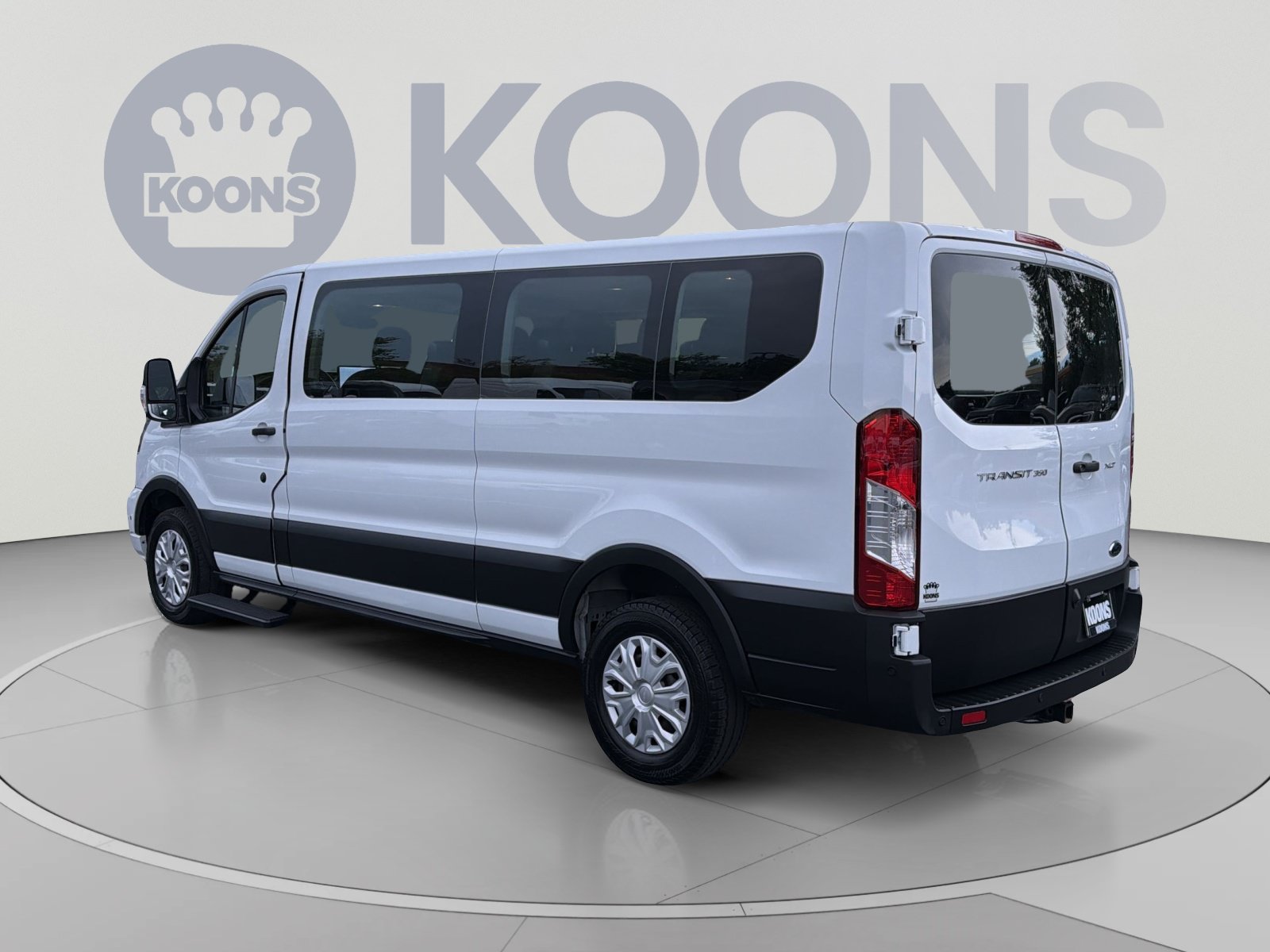 Used 2025 Ford Transit 350 XLT RWD image 4