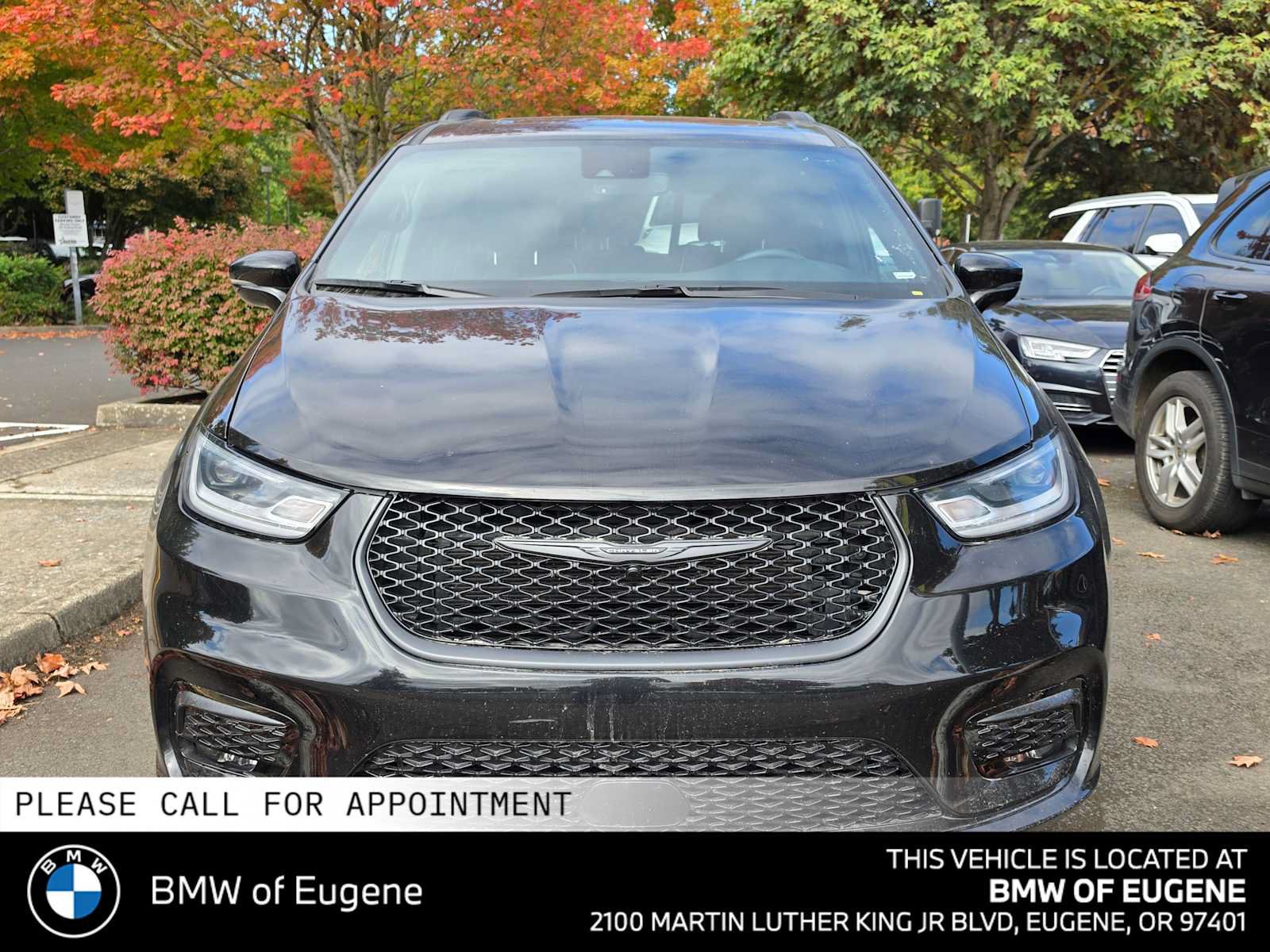 Used 2025 Chrysler Pacifica Limited FWD image 8