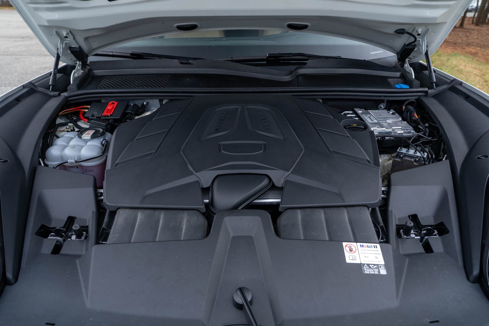 Certified 2024 Porsche Cayenne image 17