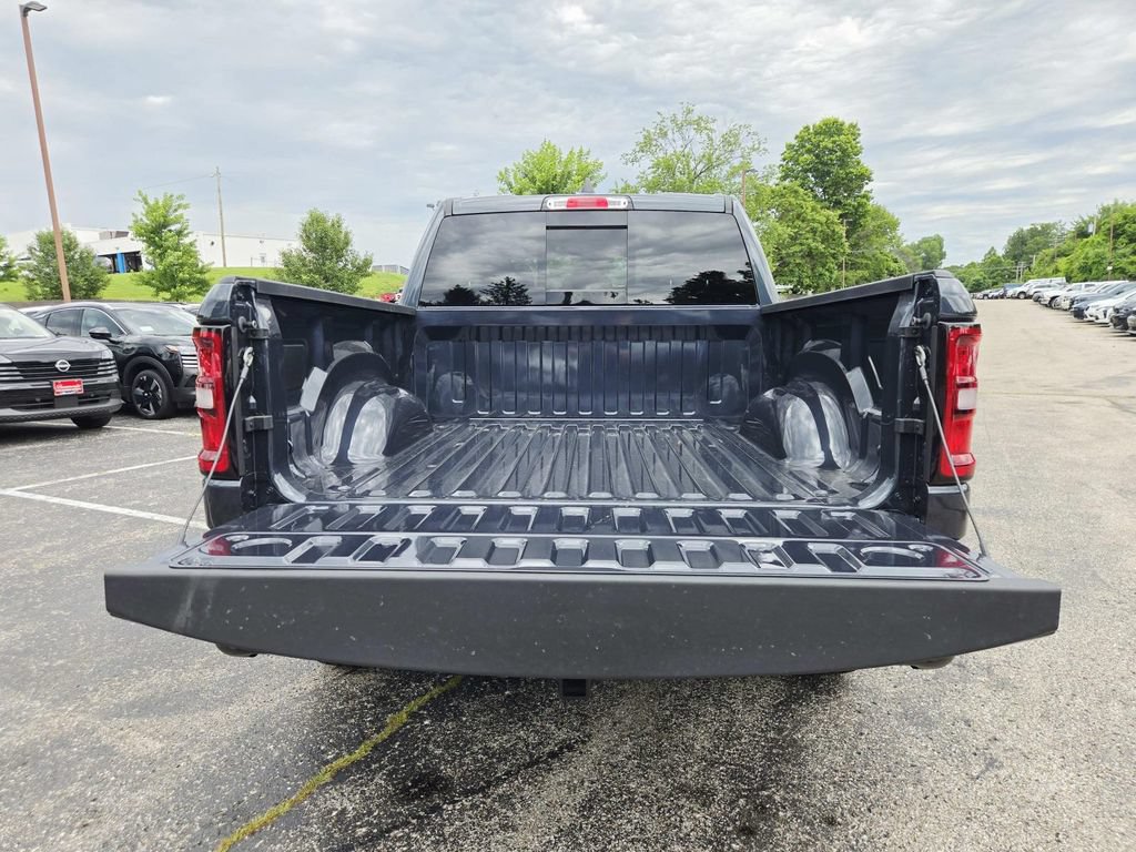 New 2026 RAM 1500 Express AWD/4WD image 9