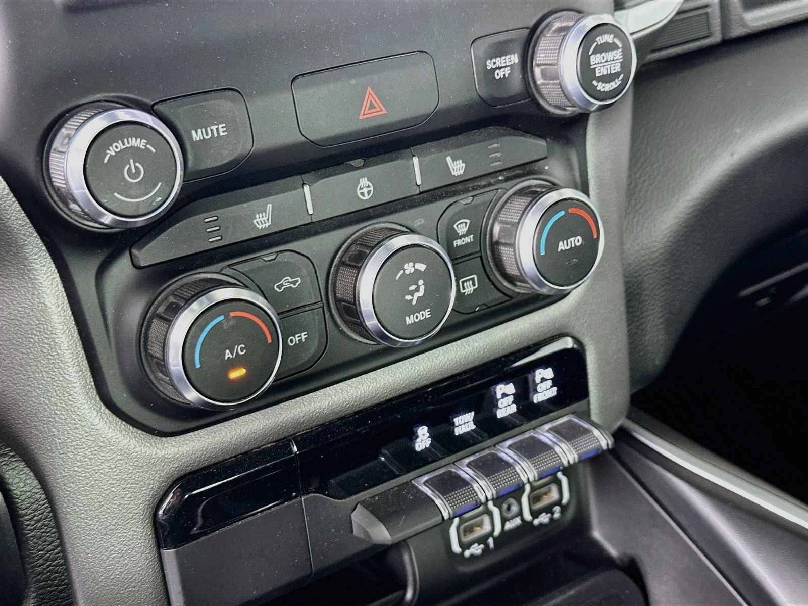 Used 2022 RAM 1500 Big Horn AWD/4WD image 16