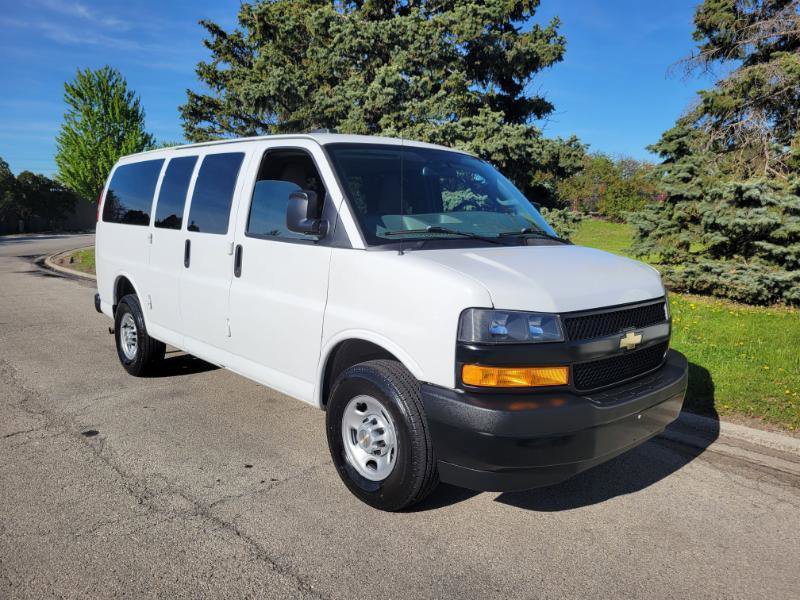 Used 2018 Chevrolet Express 3500 LS RWD image 3