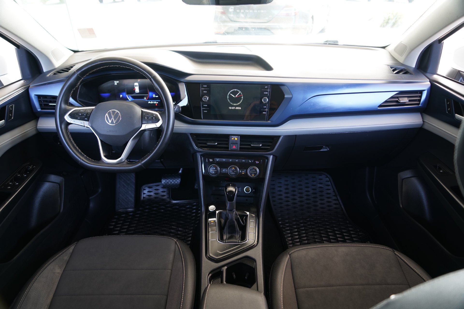 Certified 2024 Volkswagen Taos SE FWD image 25