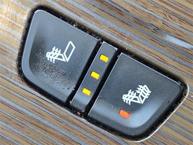 Used 2020 GMC Acadia SLE w/ Driver Convenience Package image 4