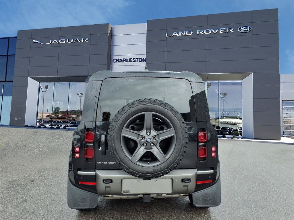 Used 2024 Land Rover Defender 110 X-Dynamic SE AWD/4WD image 4