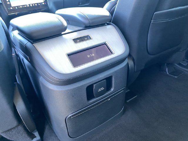 Used 2025 Lincoln Navigator L Reserve AWD/4WD image 18