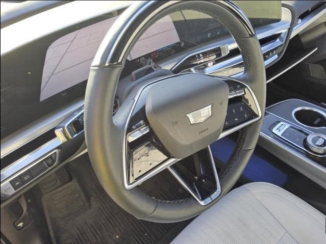 Used 2025 Cadillac Lyriq Sport image 11