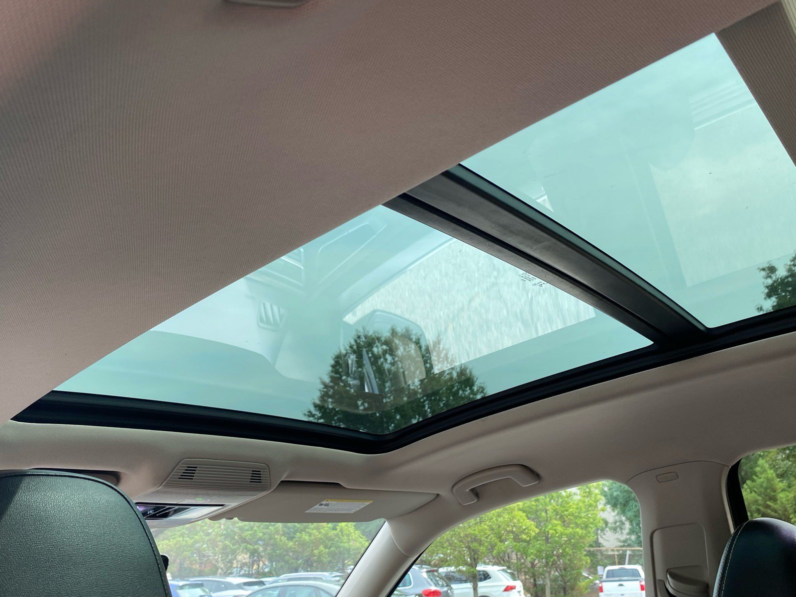 Certified 2024 Volkswagen Atlas SE w/ Panoramic Sunroof Package AWD/4WD image 17