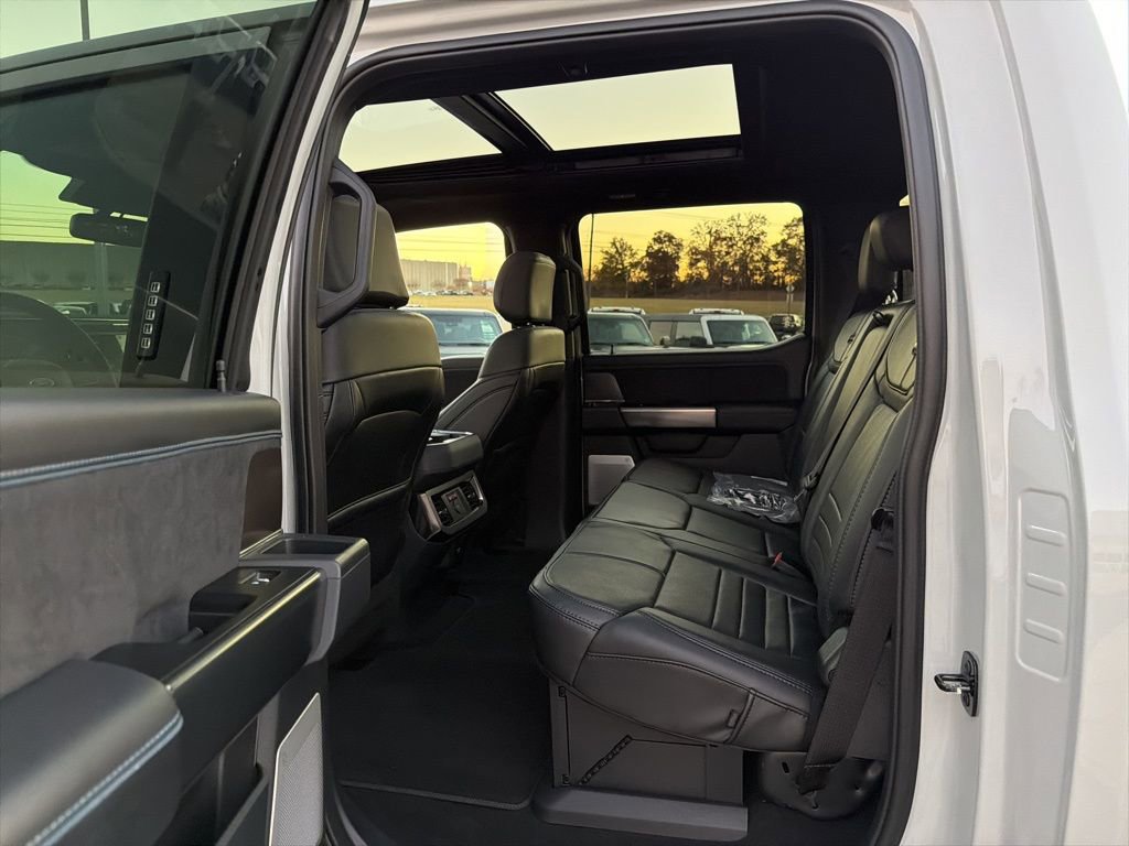 New 2026 Ford F250 Platinum w/ FX4 Off-Road Package image 15