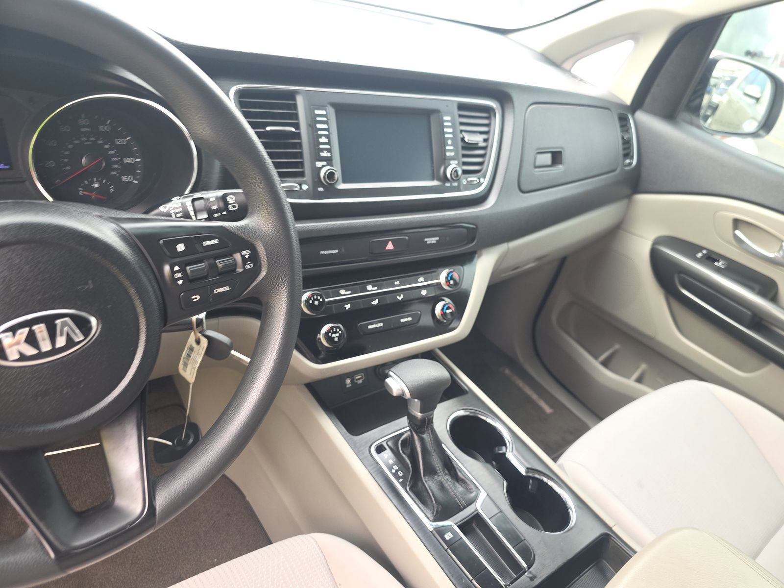 Used 2020 Kia Sedona LX image 18