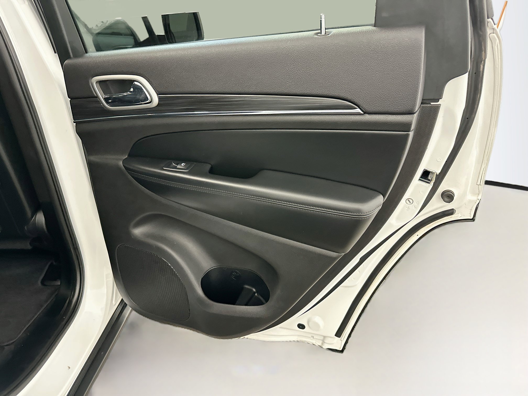 Used 2019 Jeep Grand Cherokee Limited AWD/4WD image 32