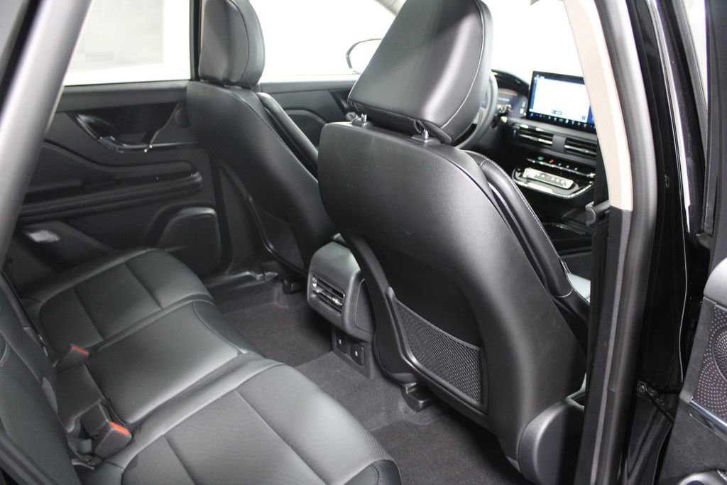 New 2025 Lincoln Corsair FWD w/ Equipment Group 101A image 33