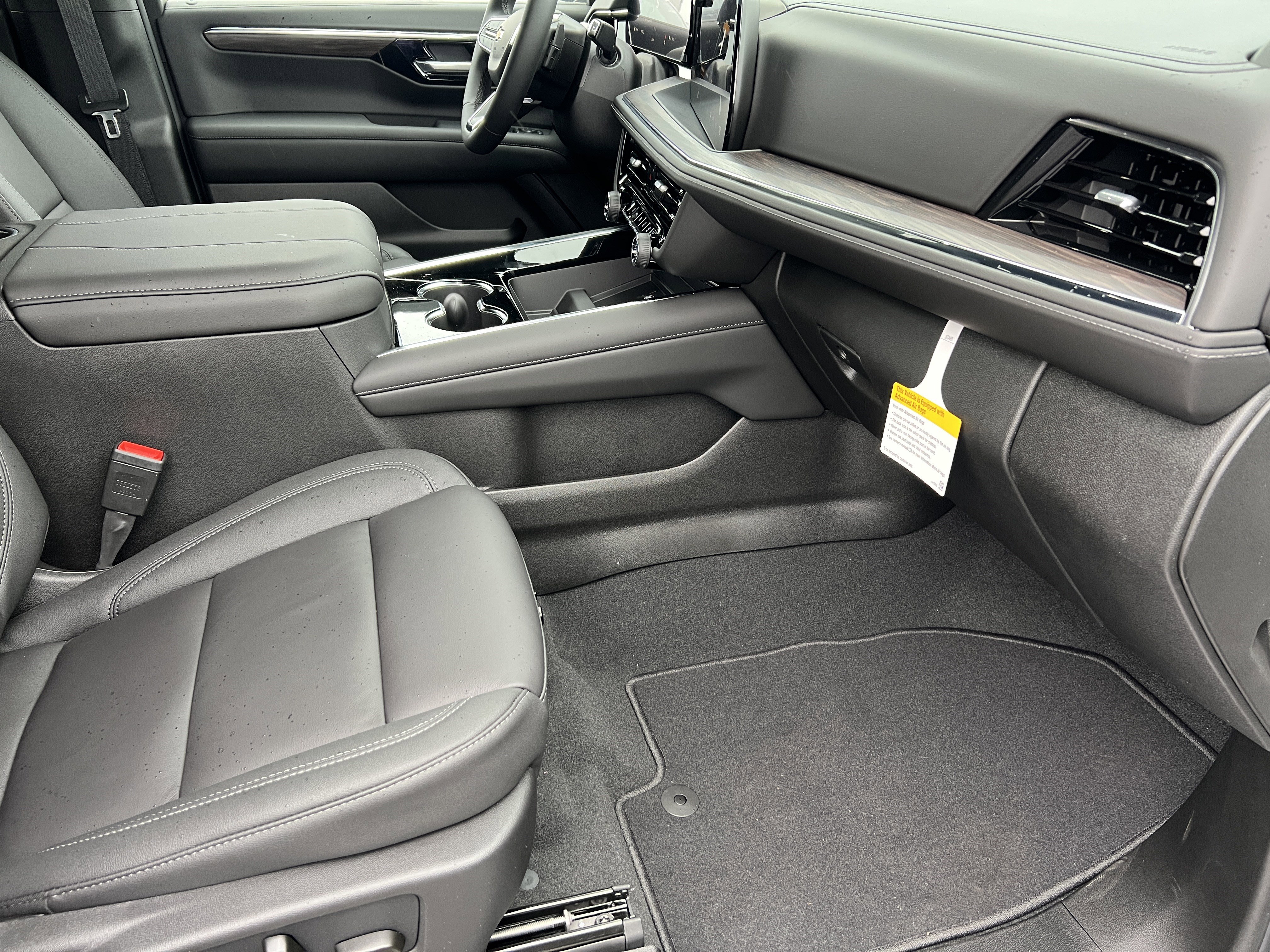 New 2026 Chevrolet Suburban LT w/ Comfort Package AWD/4WD image 25