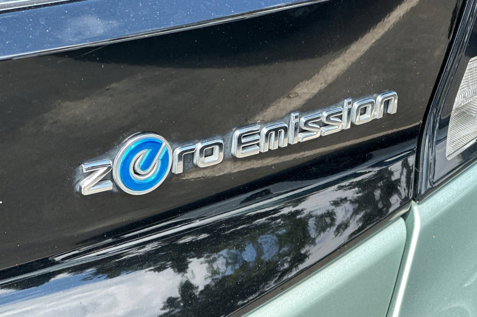 Used 2018 Nissan Leaf SL w/ SL Technology Package FWD image 49