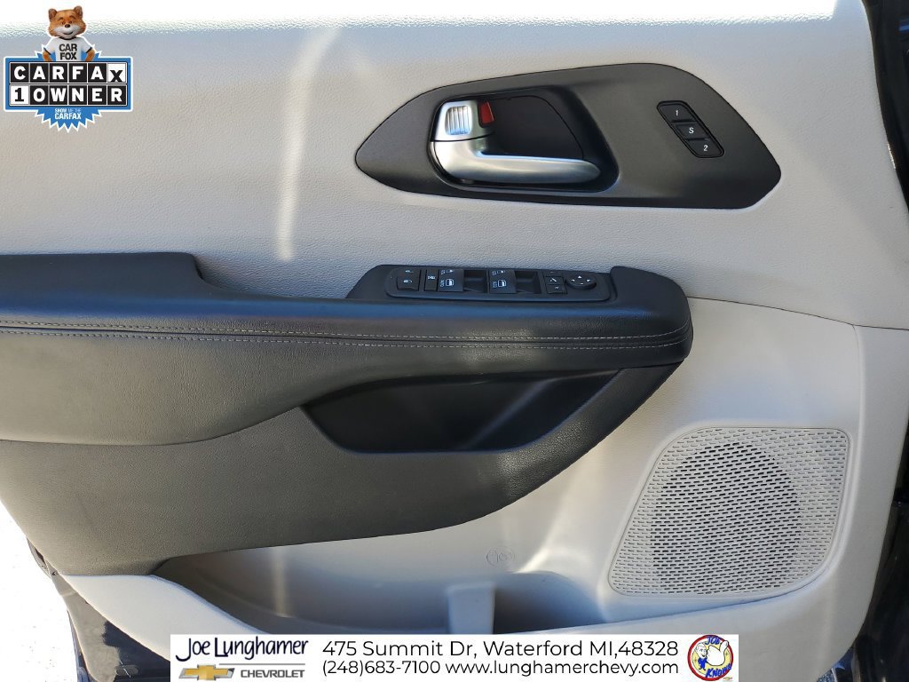 Used 2020 Chrysler Pacifica Limited FWD image 24