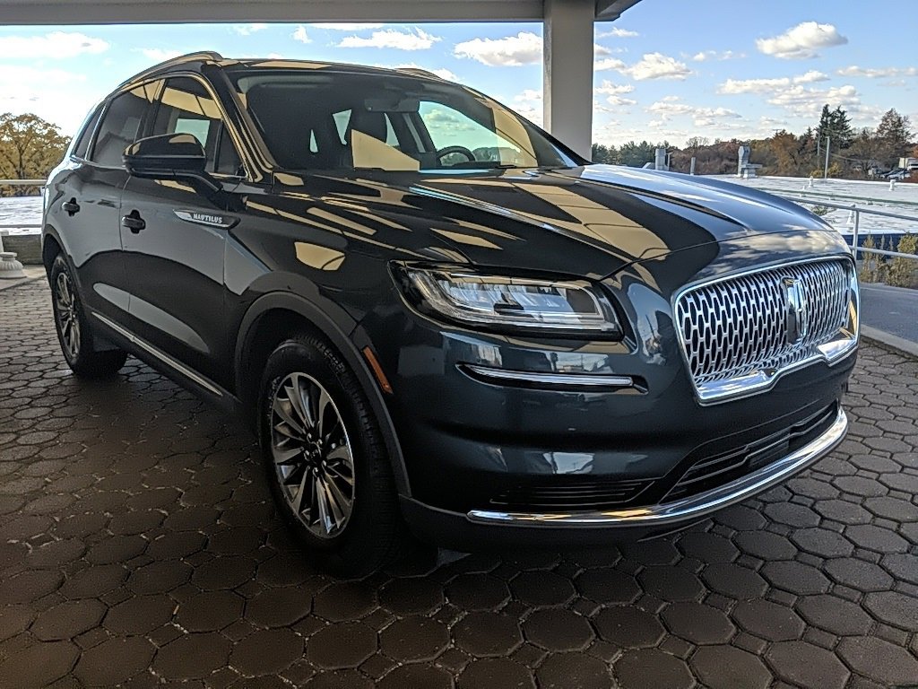 Certified 2022 Lincoln Nautilus AWD w/ Premium Package image 3