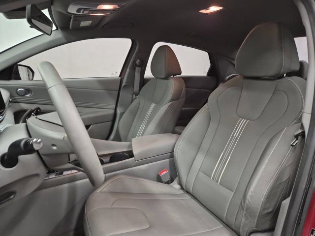 Used 2023 Hyundai Elantra SEL w/ Convenience Package image 16
