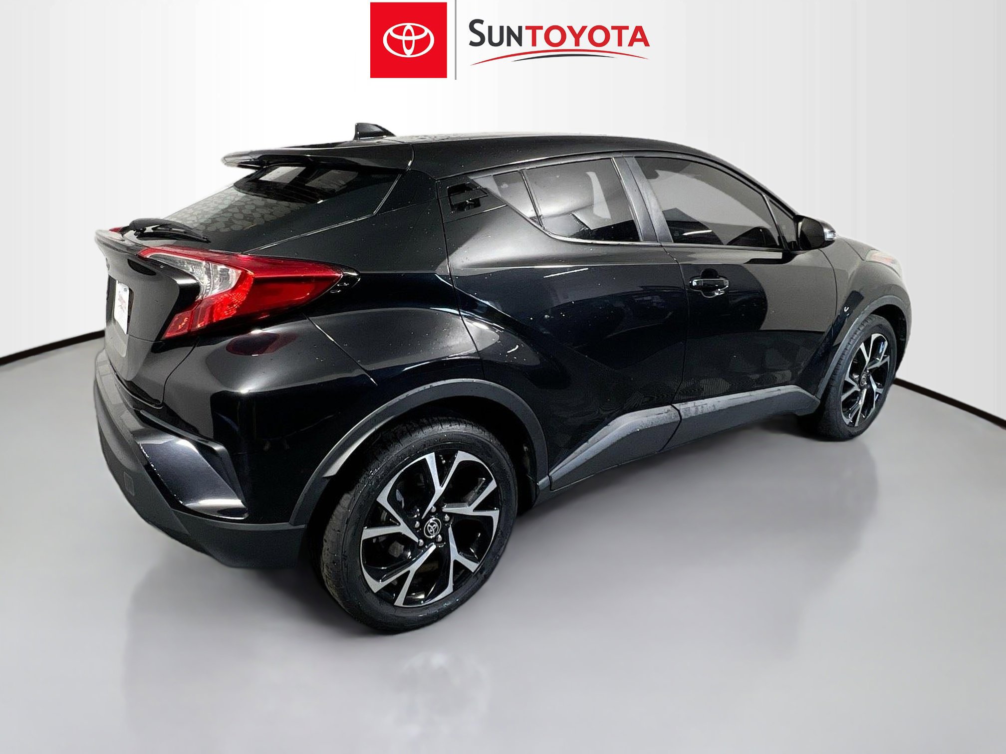 Used 2020 Toyota C-HR XLE image 4
