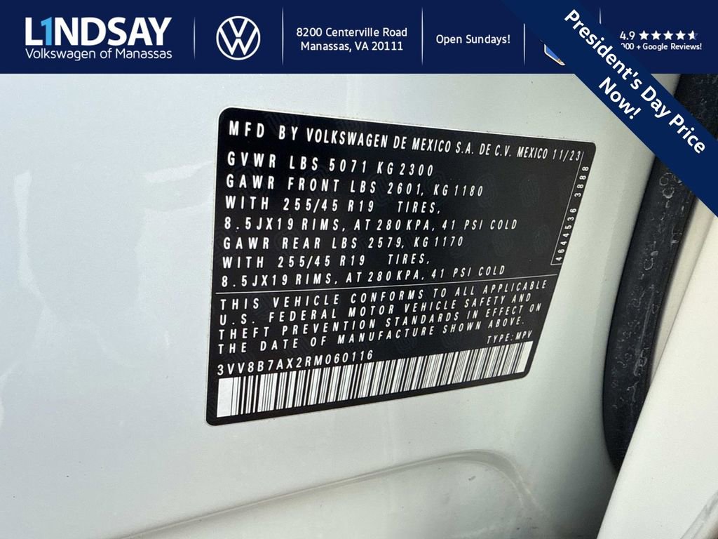 Used 2024 Volkswagen Tiguan SE R-Line image 25