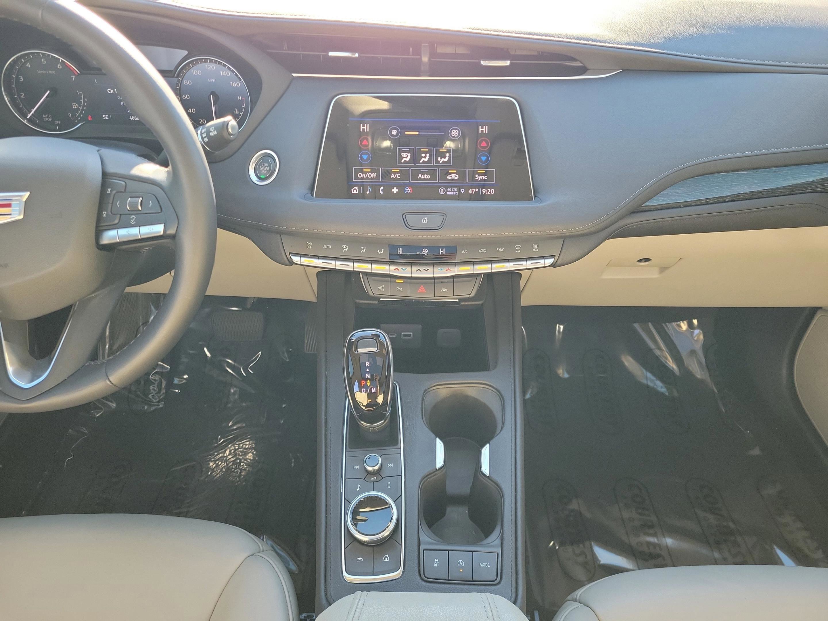 Used 2022 Cadillac XT4 Premium Luxury w/ Enhanced Visibility Package image 20