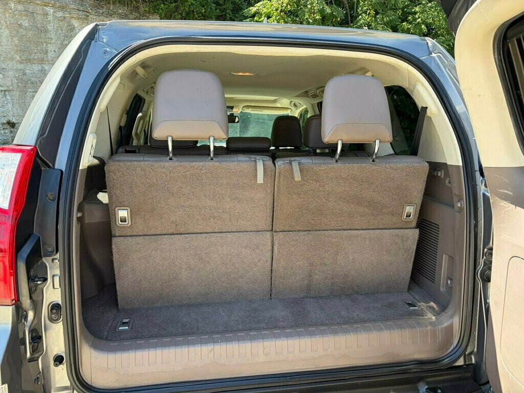 Used 2011 Lexus GX 460 w/ Comfort Plus Pkg AWD/4WD image 32