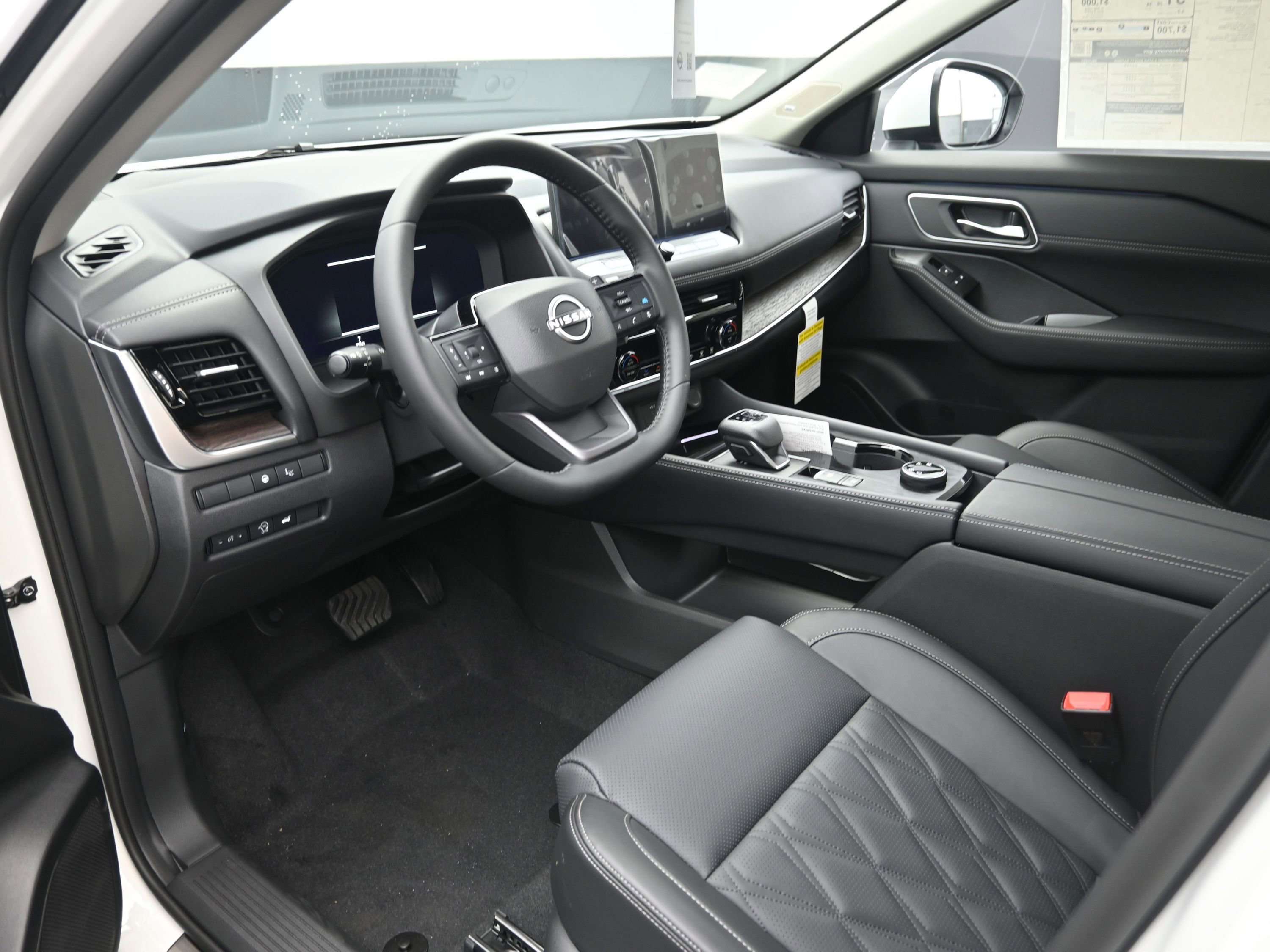 New 2025 Nissan Rogue Platinum w/ Platinum Premium Package image 10