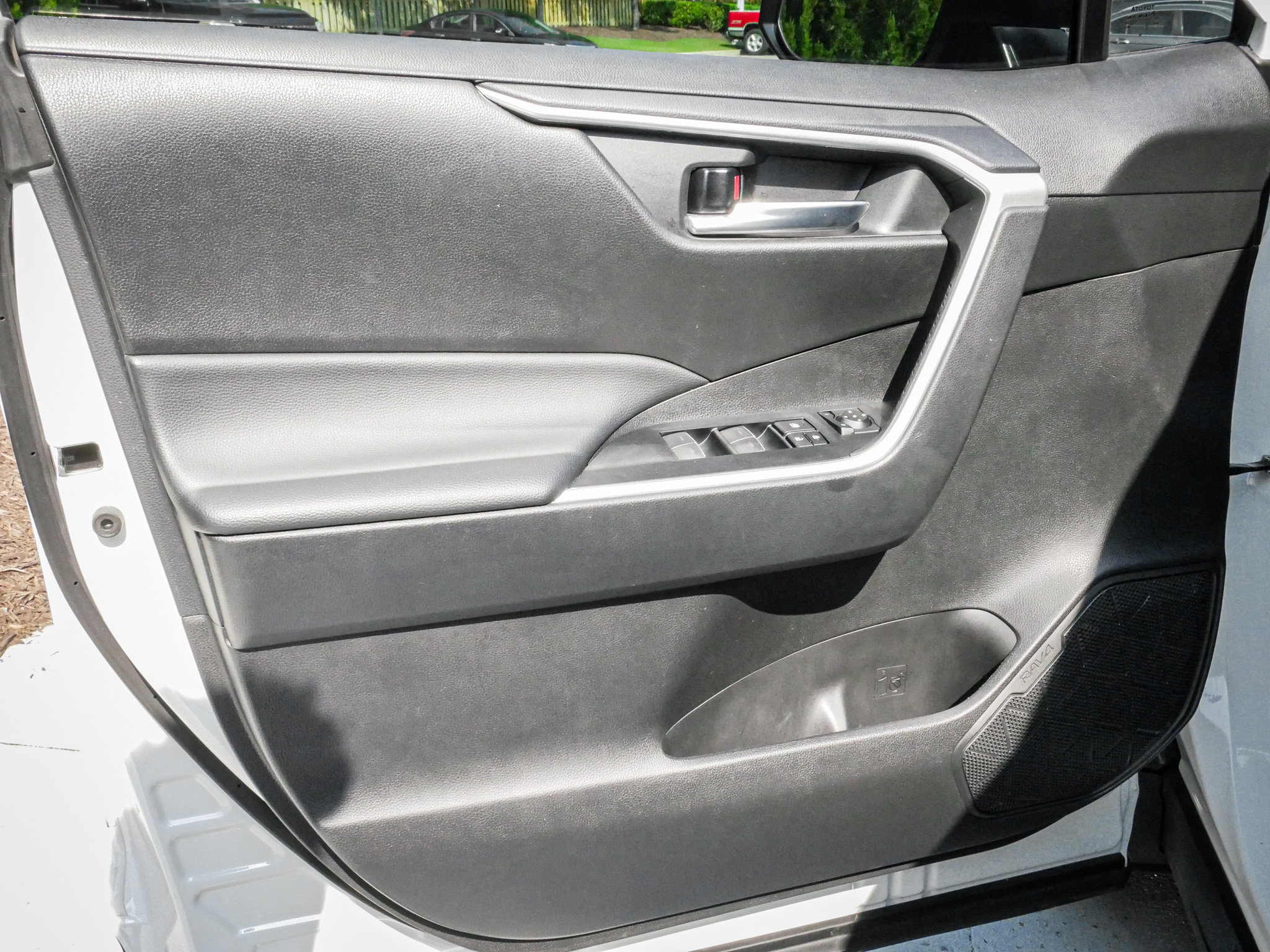 Used 2024 Toyota RAV4 XLE FWD image 14