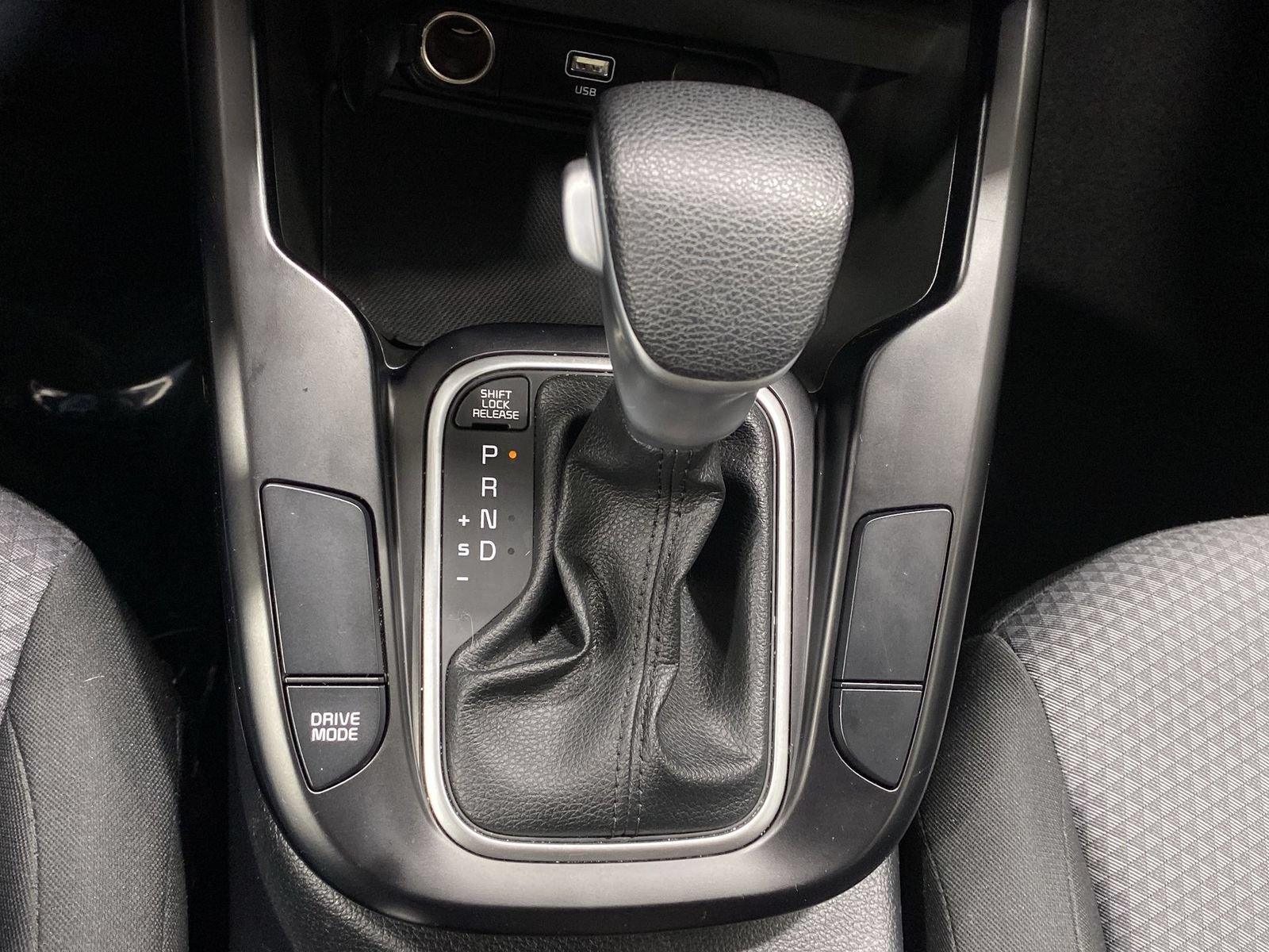 Used 2023 Kia Soul LX w/ Option Group 015 FWD image 19