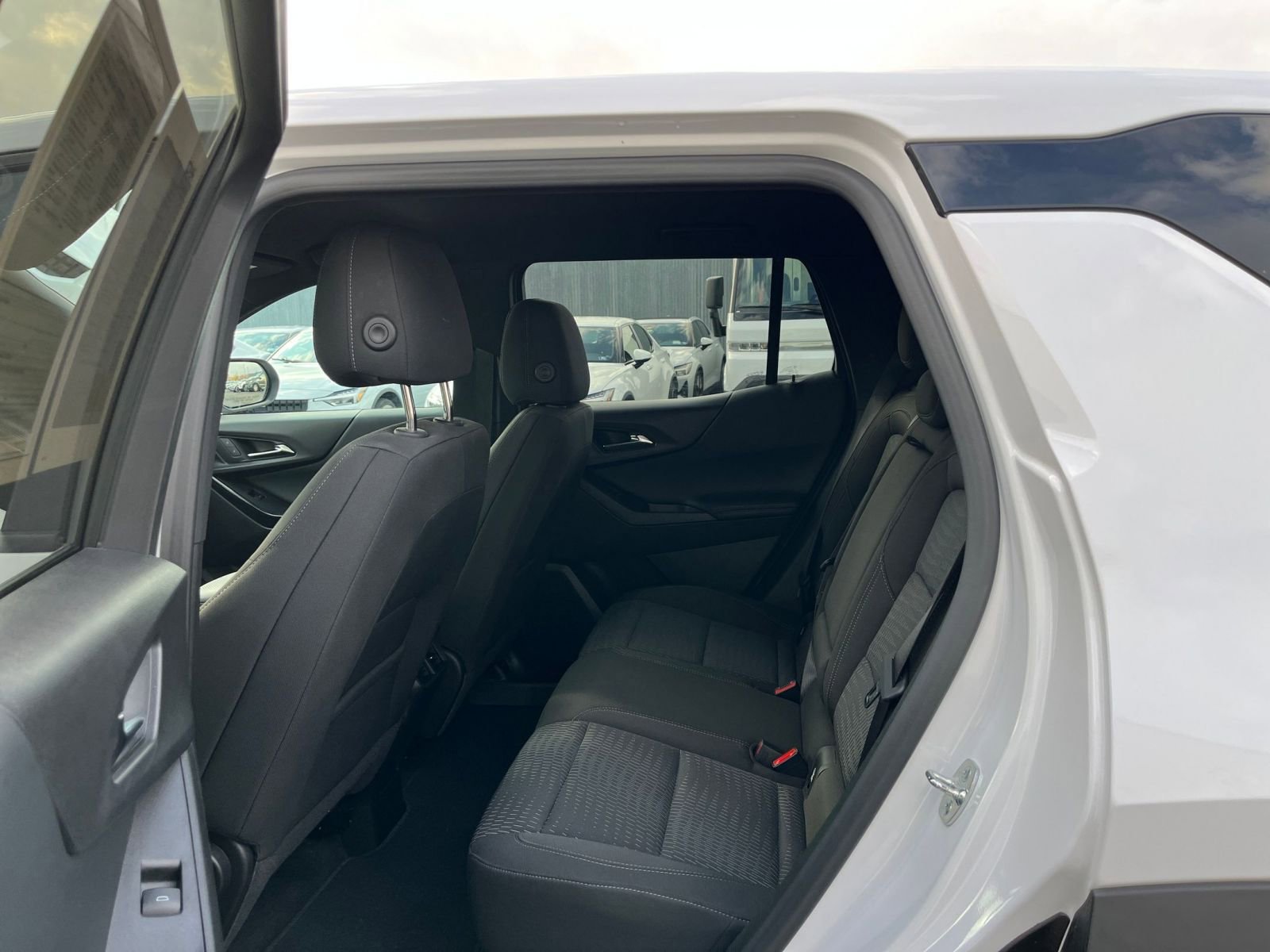 Used 2025 Chevrolet Equinox LT image 25