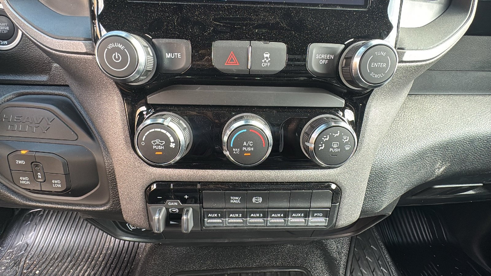 New 2026 RAM 3500 Tradesman AWD/4WD image 13
