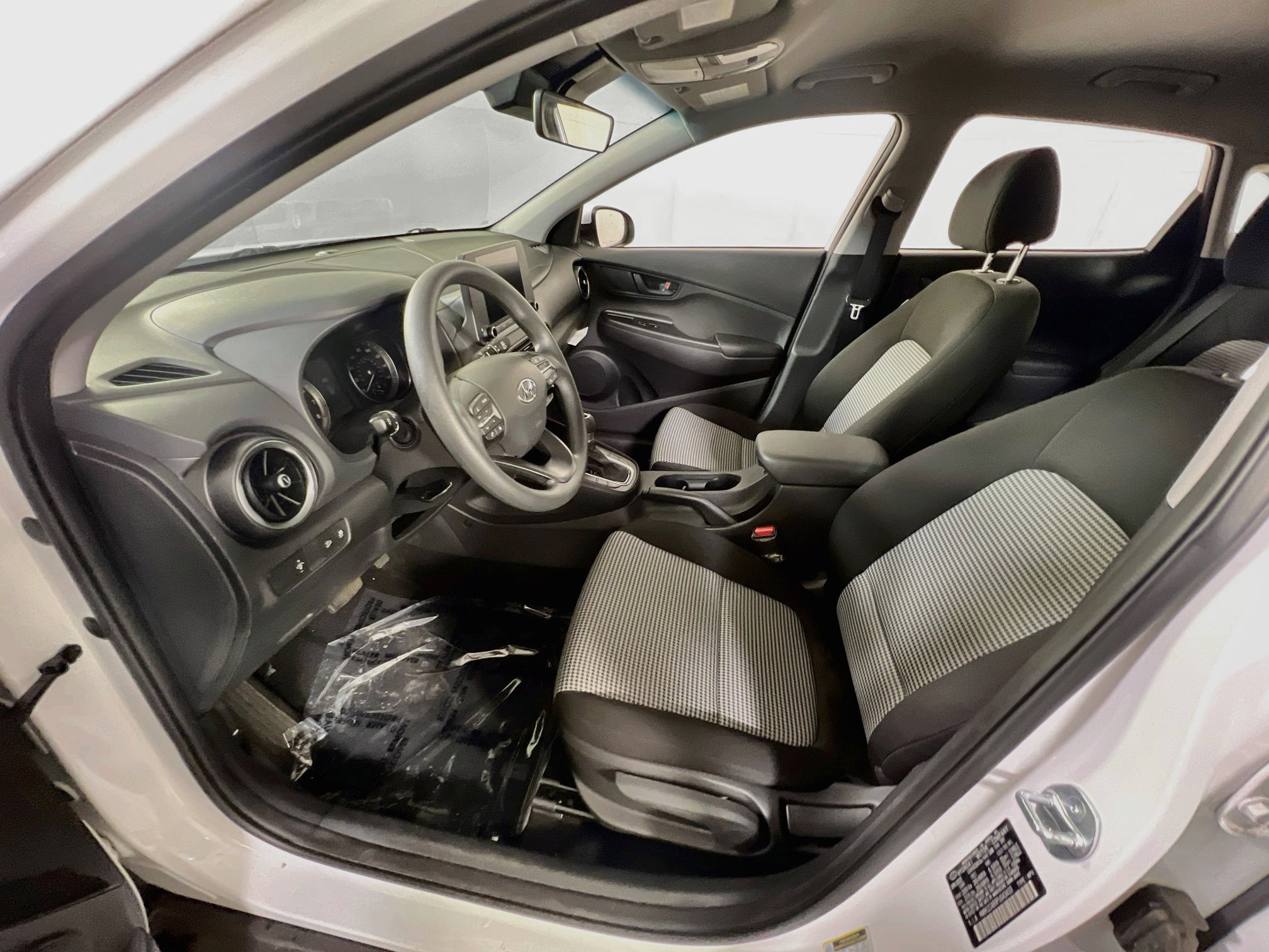 Used 2023 Hyundai Kona SE AWD/4WD image 18