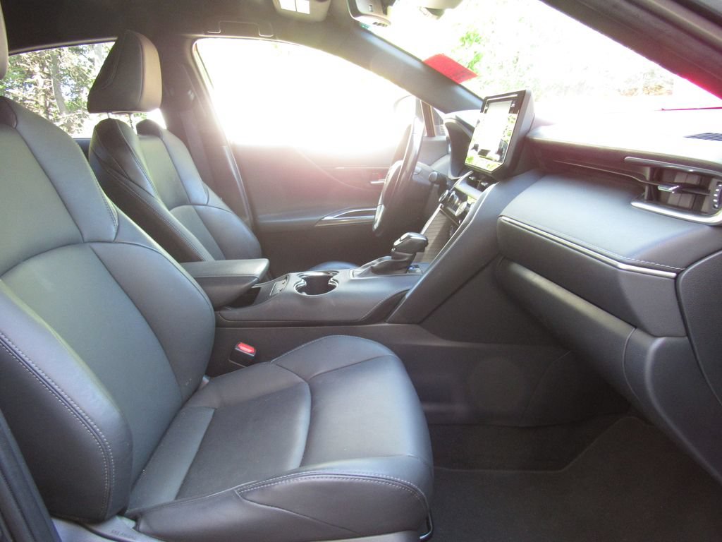 Certified 2022 Toyota Venza XLE AWD/4WD image 18