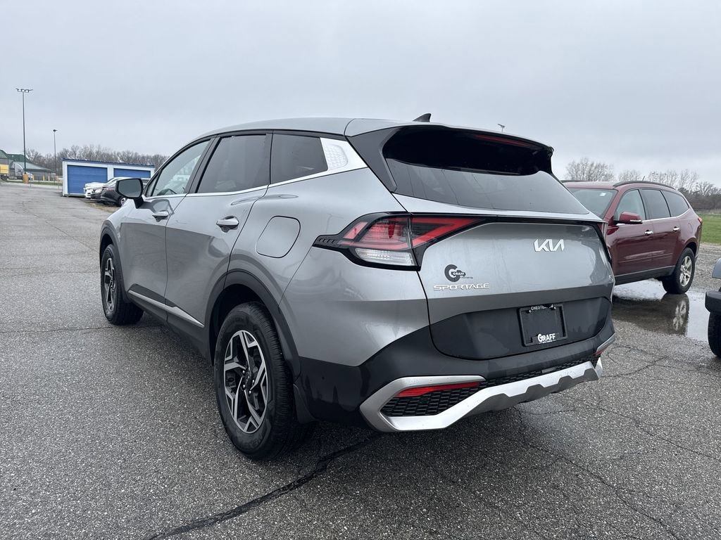 Used 2024 Kia Sportage LX image 6