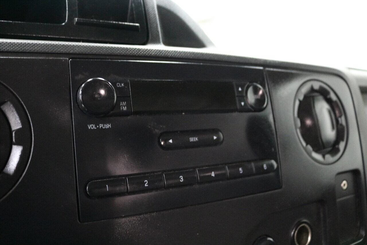 Used 2014 Ford E-150 and Econoline 150 w/ Power Group image 31