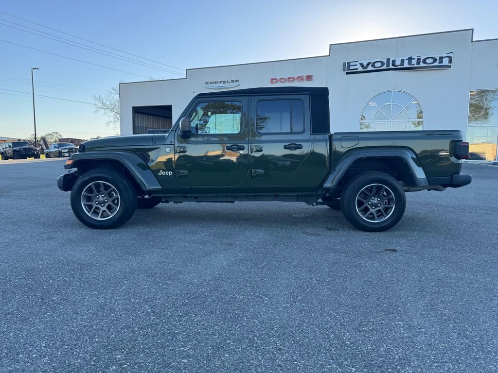 Used 2022 Jeep Gladiator Overland w/ LED Lighting Group image 3