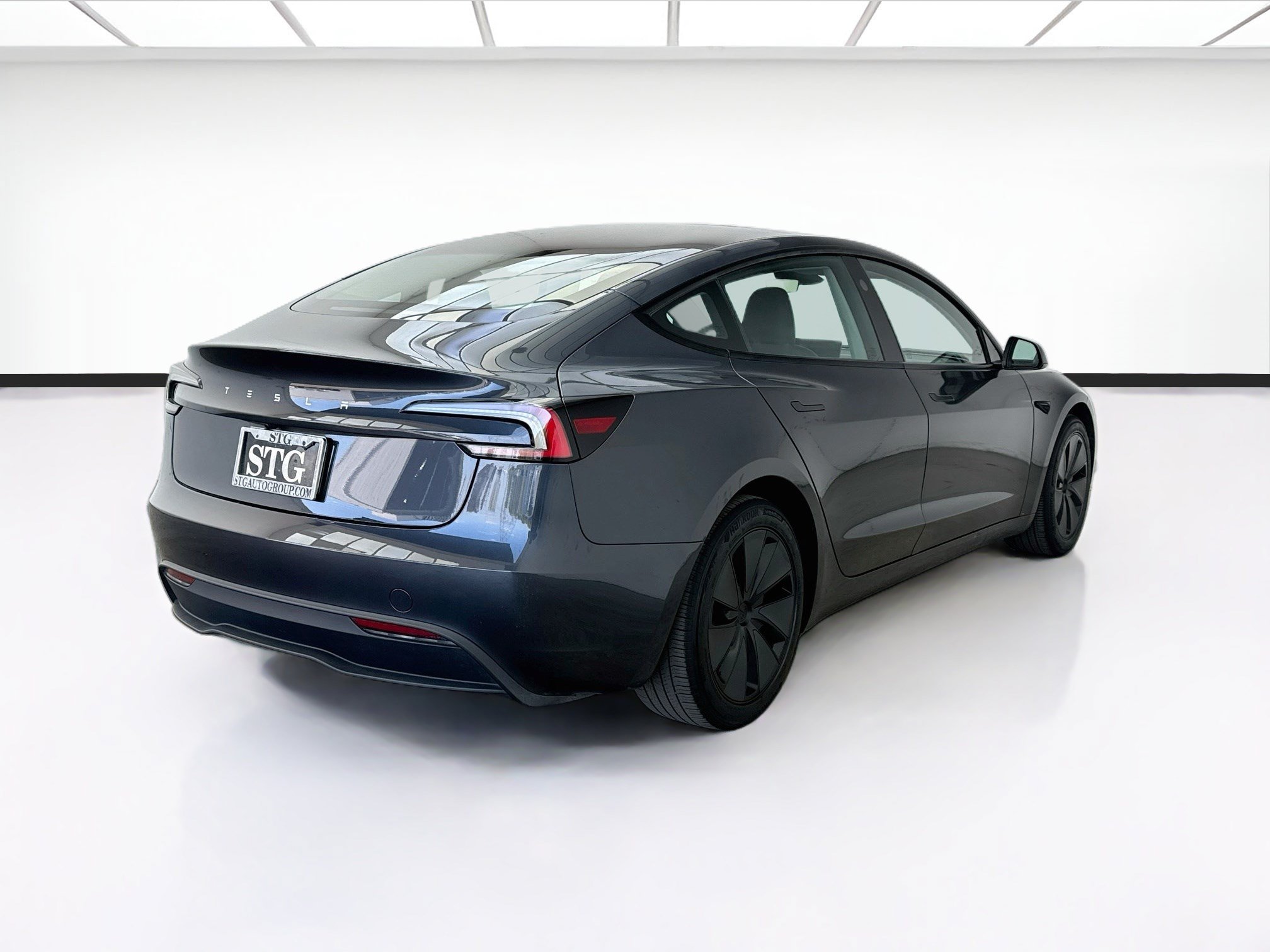Used 2024 Tesla Model 3 Standard Range RWD image 4
