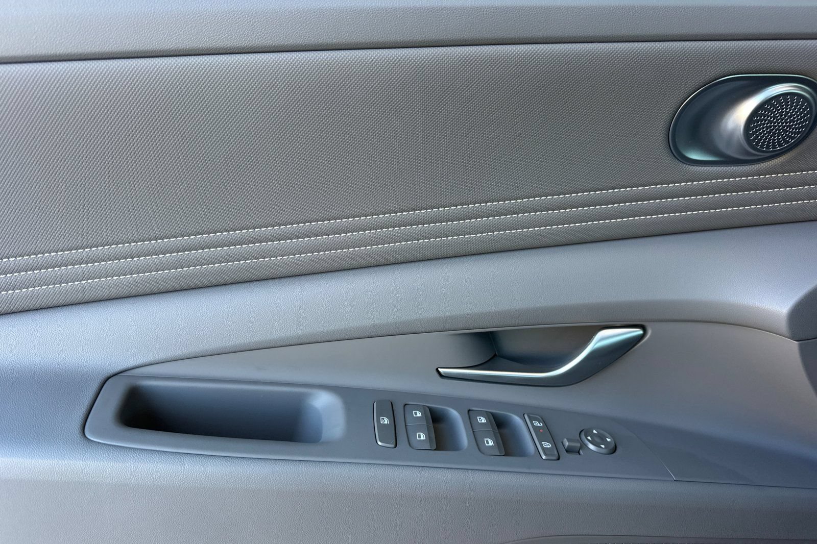 New 2026 Hyundai Elantra Sport FWD image 10